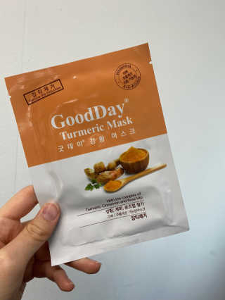 GoodDay Skincare GoodDay 강황 마스크 — 4점을 준 리뷰어가 2020년 3월 올린 사용 사진