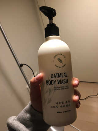 (주)에네스티 내추럴 촉촉  오트밀 바디워시 500ml — 4점을 준 리뷰어가 2019년 10월 올린 사용 사진