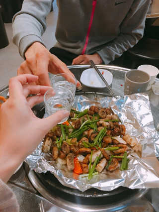 곱창을 요리하는 남자 [곱창을요리하는남자 상수] 곱창or막창 2인분+음료1병 — 4.5점을 준 리뷰어가 2018년 10월 올린 사용 사진