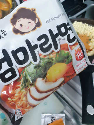 라면 그대로가 제일 맛있는 더엄마라면 — 5점을 준 리뷰어가 2019년 9월 올린 사용 사진