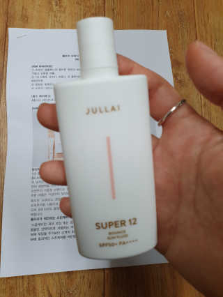 쥴라이Jullai 슈퍼 12 바운스 선 플루이드 SPF50+ PA++++ — 4점을 준 리뷰어가 2019년 7월 올린 사용 사진