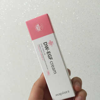 이지듀 디더블유 이지에프 크림 — 2점을 준 리뷰어가 2017년 2월 올린 사용 사진