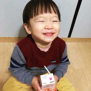 매일우유 멸균 매일우유 저지방 2프로 멸균 핑크퐁 에디션 6입 — 5점을 준 리뷰어가 2017년 12월 올린 사용 사진