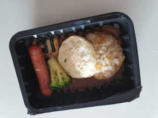 후쿠오카함바그 눈꽃치즈 데미그라스 함박스테이크 240g x3팩 — 4점을 준 리뷰어가 2019년 11월 올린 사용 사진