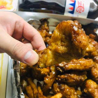 네네치킨 소이크런치윙봉 — 5점을 준 리뷰어가 2020년 3월 올린 사용 사진