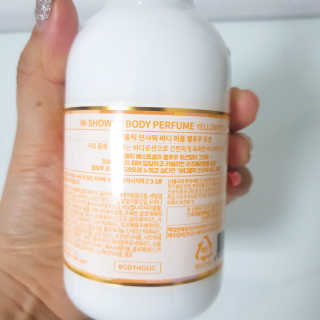 바디홀릭 인샤워 바디퍼퓸 옐로우포션 250ML — 5점을 준 리뷰어가 2019년 4월 올린 사용 사진