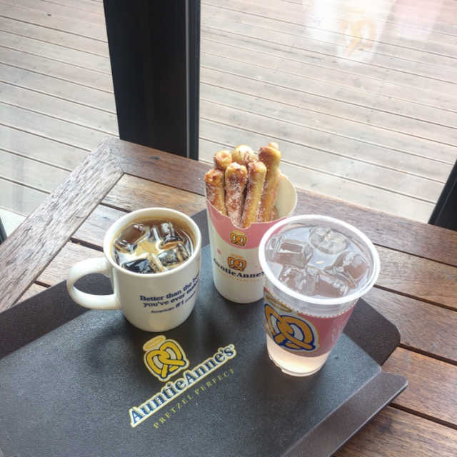 [앤티앤스프레즐 서초점] 크림치즈스틱+ 레몬에이드 리뷰 사진