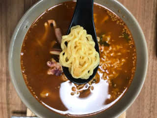 라면 그대로가 제일 맛있는 더엄마라면 — 4점을 준 리뷰어가 2019년 6월 올린 사용 사진
