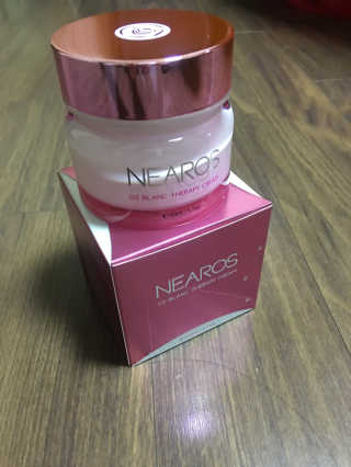 NEAROS 네아로스 오투 블랑 테라피 크림 — 4.17점을 준 리뷰어가 2017년 11월 올린 사용 사진