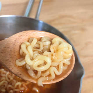 라면 그대로가 제일 맛있는 더엄마라면 — 5점을 준 리뷰어가 2019년 9월 올린 사용 사진
