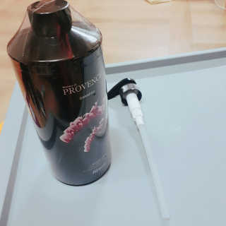 프로방스 바이올렛 퍼퓸 샴푸 1000ml 업그레이드 — 5점을 준 리뷰어가 2019년 6월 올린 사용 사진