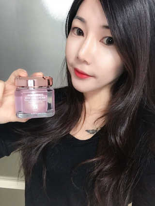 레디 아쿠아 글라스 코팅 크림 — 4.67점을 준 리뷰어가 2017년 11월 올린 사용 사진