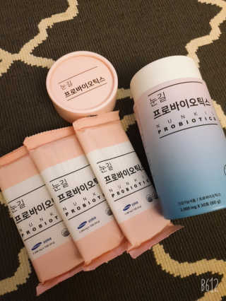 눈길 프로바이오틱스 눈길 콜라겐 프로바이오틱스 — 5점을 준 리뷰어가 2019년 11월 올린 사용 사진