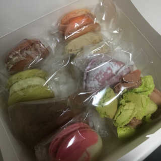 M카롱 반할만큼 달콤한 수제마카롱 — 4점을 준 리뷰어가 2018년 5월 올린 사용 사진