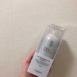 셀리본 하수오 내츄럴 프리벤션 탈모관리 샴푸 300ml — 5점을 준 리뷰어가 2019년 11월 올린 사용 사진