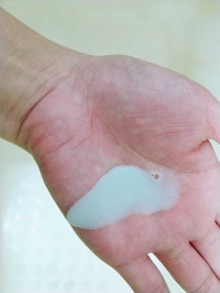 셀리본 하수오 내츄럴 프리벤션 탈모관리 샴푸 300ml — 4점을 준 리뷰어가 2019년 11월 올린 사용 사진