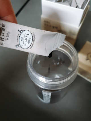 [하우투잇] 뤼에르 쿠르브 블랙 10ml x 30포 총 300ml — 5점을 준 리뷰어가 2020년 3월 올린 사용 사진