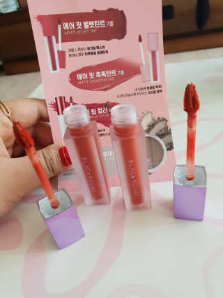 [블랙루즈] 에어 핏 벨벳 틴트 시즌2 中 택1+랜덤1 — 4점을 준 리뷰어가 2018년 10월 올린 사용 사진