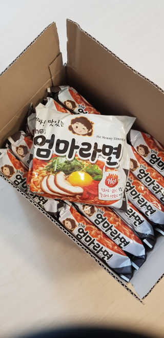 라면 그대로가 제일 맛있는 더엄마라면 — 4.5점을 준 리뷰어가 2019년 7월 올린 사용 사진