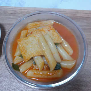 [홍코너떡볶이]옛날떡볶이 인기맛 4팩세트 — 5점을 준 리뷰어가 2019년 11월 올린 사용 사진