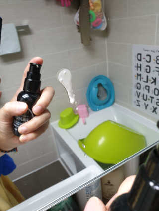 뷰오케이 욕실 화장실 셀프 물때제거 코팅제,리무버 50ml — 4.5점을 준 리뷰어가 2019년 5월 올린 사용 사진