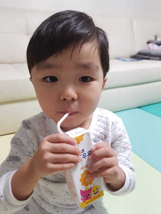 매일우유 멸균 매일우유 저지방 2프로 멸균 핑크퐁 에디션 6입 — 5점을 준 리뷰어가 2018년 1월 올린 사용 사진