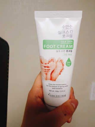 (주)에네스티 에네스티 수안수 실크스킨 풋크림 1+1 — 5점을 준 리뷰어가 2019년 12월 올린 사용 사진