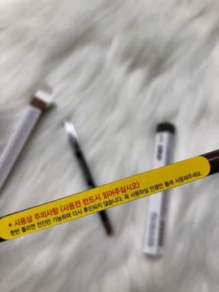 우드버리 스테이24 아이라이너 — 5점을 준 리뷰어가 2019년 4월 올린 사용 사진