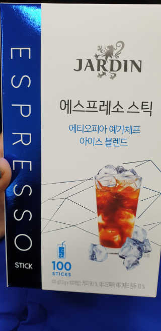 (주)쟈뎅 [쟈뎅] 에스프레소스틱 아이스블렌드 — 3점을 준 리뷰어가 2019년 5월 올린 사용 사진