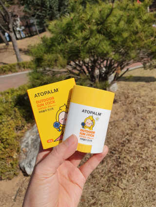 아토팜 야외놀이 선스틱 SPF50+ PA++++ — 5점을 준 리뷰어가 2020년 3월 올린 사용 사진