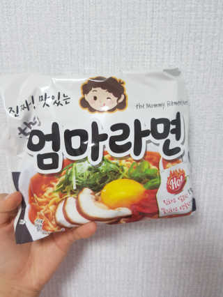 라면 그대로가 제일 맛있는 더엄마라면 — 5점을 준 리뷰어가 2019년 9월 올린 사용 사진
