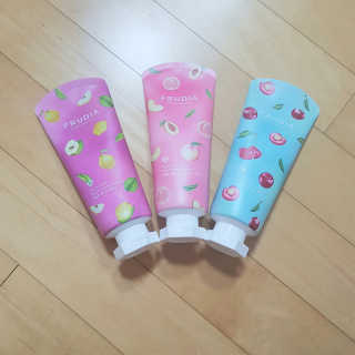 [후르디아] 과즙 뿜뿜 꿀보습 바디 에센스 3종 세트 — 3점을 준 리뷰어가 2020년 1월 올린 사용 사진