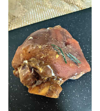 행복먹거리공작소 맥족. 맥주에 빠진 족발 550g + 마늘소스 70g — 5점을 준 리뷰어가 2020년 1월 올린 사용 사진
