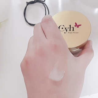 최윤하스텔라 최윤하 만물상 올인원 만능크림 — 5점을 준 리뷰어가 2019년 4월 올린 사용 사진