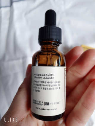 [스킨큐어] 산다화 비타민C 화이트닝 에센스 30ml — 4점을 준 리뷰어가 2019년 7월 올린 사용 사진