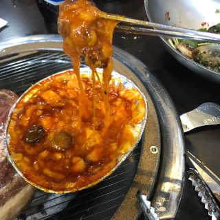 [두툼갈비] 두툼갈비 2인분 + 매콤치즈버섯 set — 5점을 준 리뷰어가 2018년 9월 올린 사용 사진