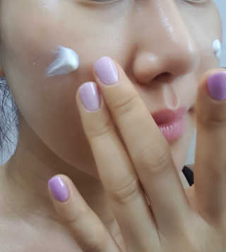 라로슈포제 유비데아 XL 톤업 라이트 크림 — 4점을 준 리뷰어가 2018년 4월 올린 사용 사진