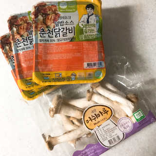 뜰아채유통 춘천닭갈비덮밥소스와 머쉬마루 버섯 — 5점을 준 리뷰어가 2018년 10월 올린 사용 사진