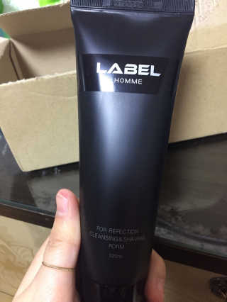 레이블옴므-labelhomme 포 리펙션 클렌징&쉐이빙 폼 — 3.5점을 준 리뷰어가 2017년 1월 올린 사용 사진