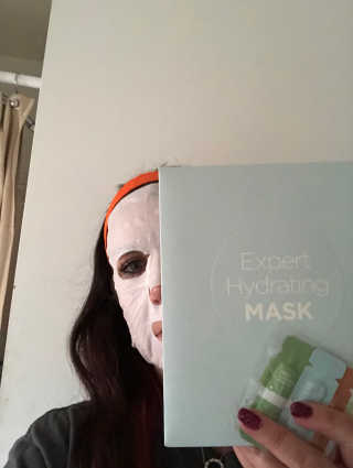 아이뽀 모든 피부 타입을위한 AIPPO Expert Hydrating Mask — 4.33점을 준 리뷰어가 2018년 2월 올린 사용 사진