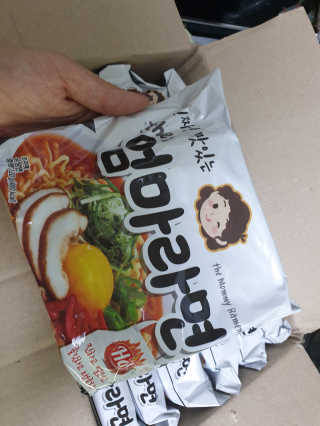 라면 그대로가 제일 맛있는 더엄마라면 — 5점을 준 리뷰어가 2019년 9월 올린 사용 사진