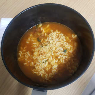 라면 그대로가 제일 맛있는 더엄마라면 — 5점을 준 리뷰어가 2019년 9월 올린 사용 사진