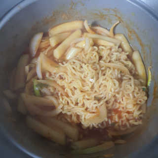 잠실맛집,홍코너떡볶이가우리집에[옛날맛,짜장맛옵션] — 5점을 준 리뷰어가 2019년 11월 올린 사용 사진