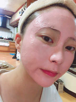 하프 문 아이즈 [하프문아이즈] 핑크 프루티X호지니 마스크팩 세트 — 5점을 준 리뷰어가 2019년 10월 올린 사용 사진