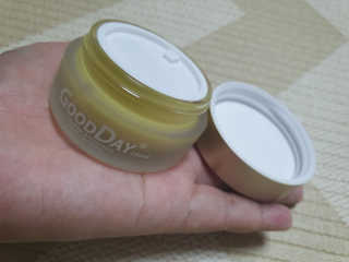 GoodDay Skincare GoodDay 강황 크림 — 5점을 준 리뷰어가 2019년 8월 올린 사용 사진
