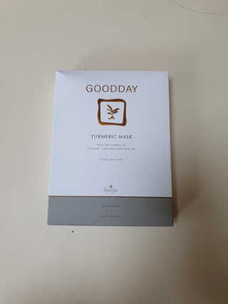 GoodDay Skincare GoodDay 강황 마스크 — 4.5점을 준 리뷰어가 2019년 9월 올린 사용 사진