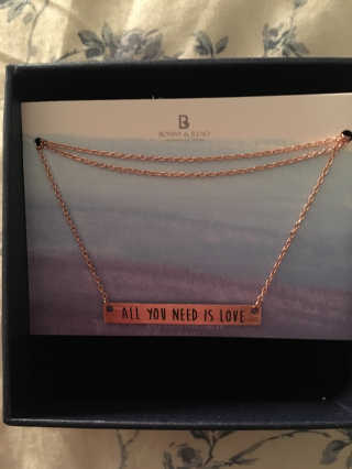 대만 BONNY & READ All You Need Is Love Necklace — 4.5점을 준 리뷰어가 2016년 9월 올린 사용 사진