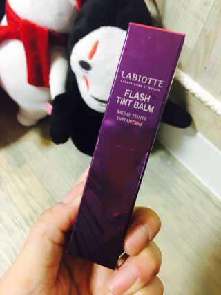 라비오뜨 플래쉬 틴트 밤 — 3.5점을 준 리뷰어가 2017년 3월 올린 사용 사진