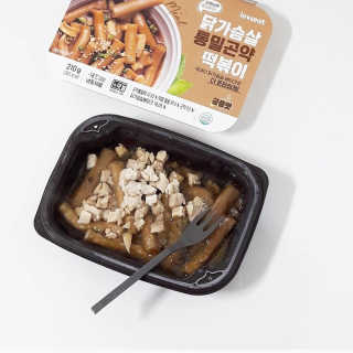 랭킹닭컴 러브잇 닭가슴살 통밀곤약떡볶이 혼합맛 5팩 — 4점을 준 리뷰어가 2019년 12월 올린 사용 사진