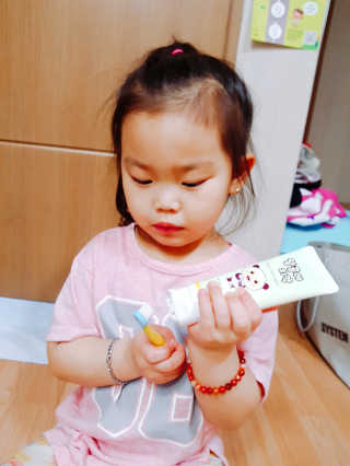 달곰이 어린이 치약+어린이 칫솔 SET — 4.17점을 준 리뷰어가 2018년 1월 올린 사용 사진